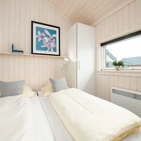 Geraeumiges Strandhaus Fuer 10 Personen *