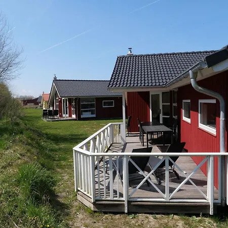 Geraeumiges Strandhaus Fuer 10 Personen Prázdninový dům *