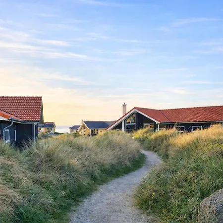 Geraeumiges Strandhaus Fuer 10 Personen Prázdninový dům *