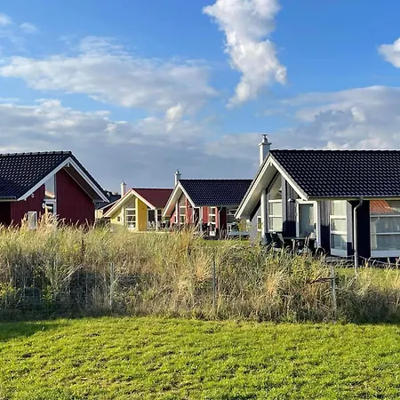 Geraeumiges Strandhaus Fuer 10 Personen *