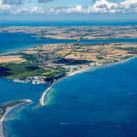 Geraeumiges Strandhaus Fuer 10 Personen *