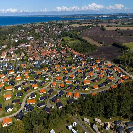 Geraeumiges Strandhaus Fuer 10 Personen Prázdninový dům *